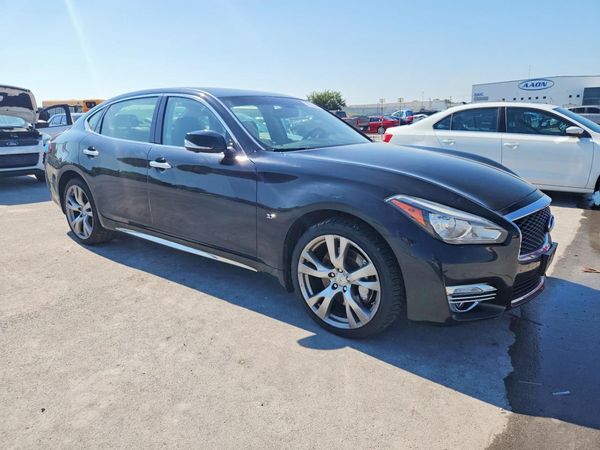 2017 INFINITI Q70L