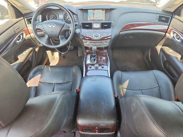 2017 INFINITI Q70L