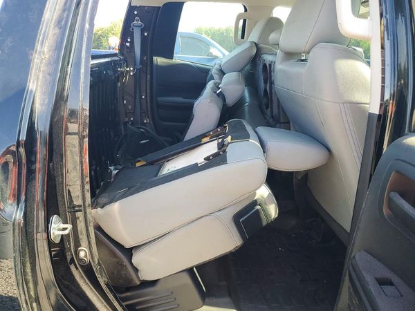 2017 TOYOTA TUNDRA SR/SR5