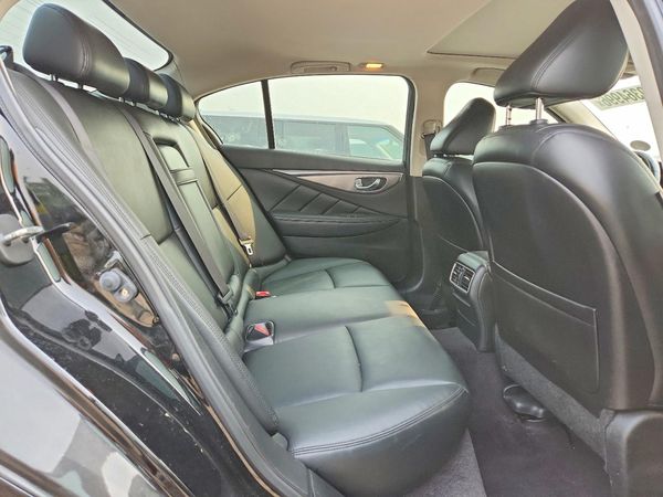 2015 INFINITI Q50