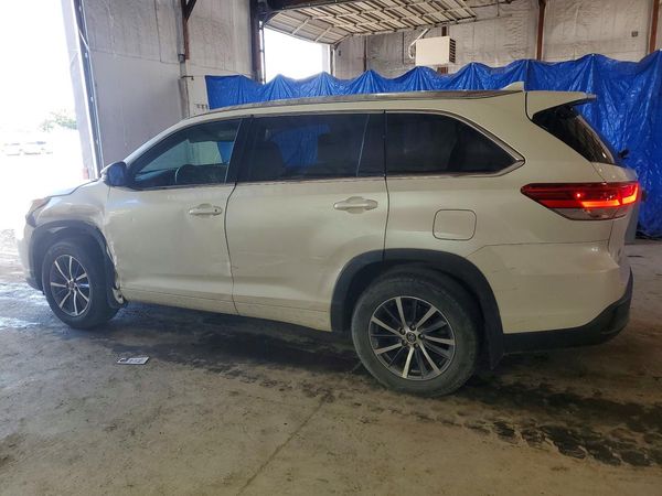 2017 TOYOTA HIGHLANDER