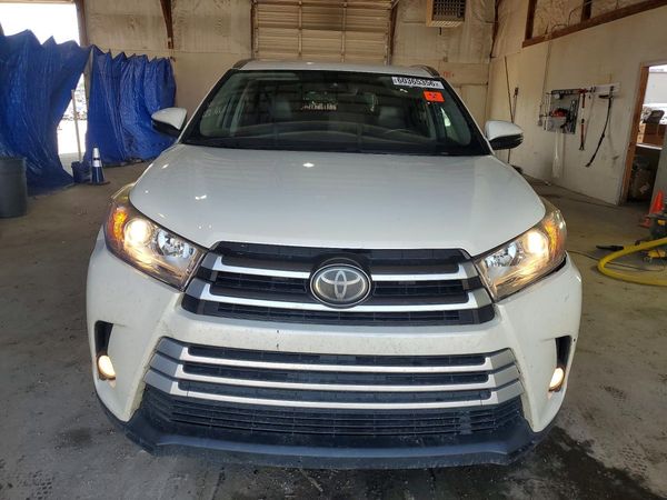 2017 TOYOTA HIGHLANDER