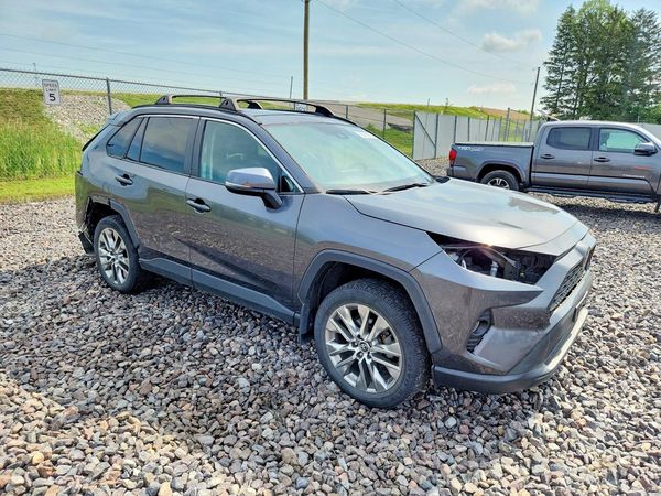 2020 TOYOTA RAV4 XLE Premium