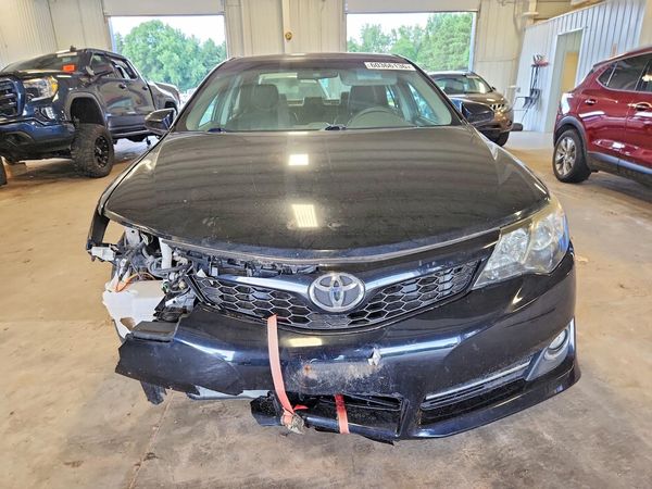 2013 TOYOTA CAMRY