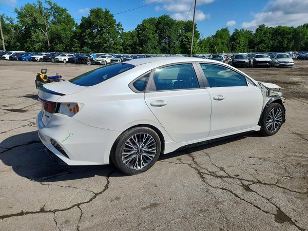 2024 KIA FORTE GT Line
