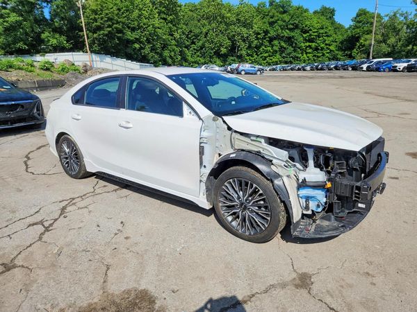 2024 KIA FORTE GT Line