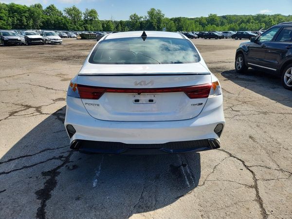 2024 KIA FORTE GT Line