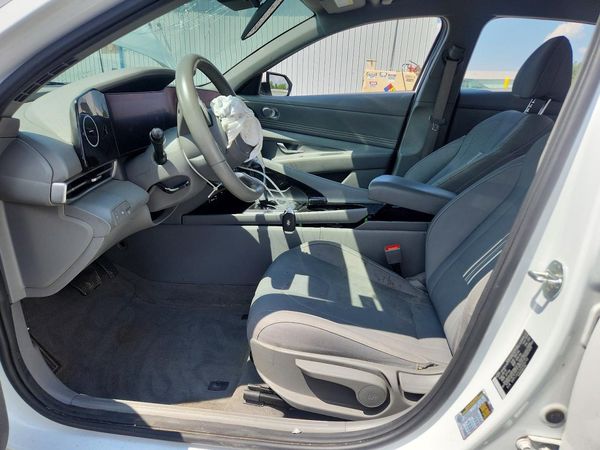 2023 HYUNDAI ELANTRA SEL w/Convenience Pkg