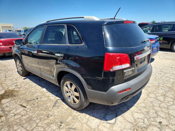 2013 KIA SORENTO Base / LX