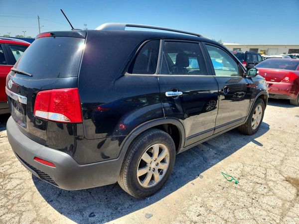 2013 KIA SORENTO Base / LX