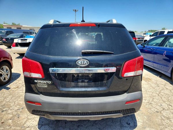 2013 KIA SORENTO Base / LX