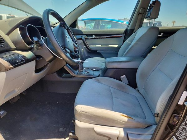 2013 KIA SORENTO Base / LX