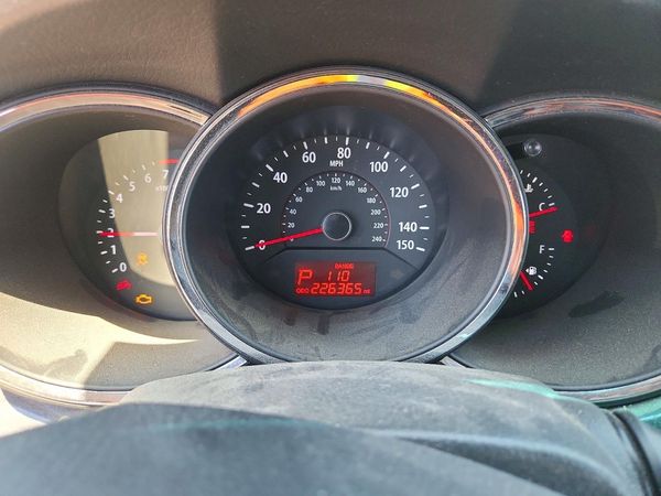 2013 KIA SORENTO Base / LX