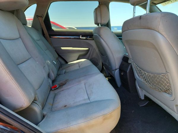 2013 KIA SORENTO Base / LX