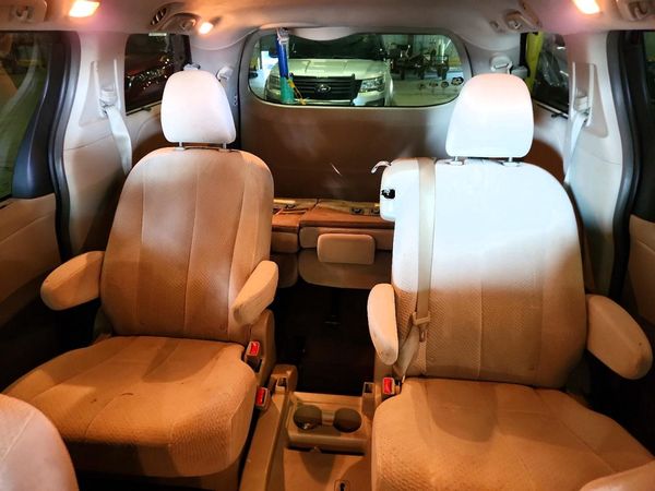 2013 TOYOTA SIENNA