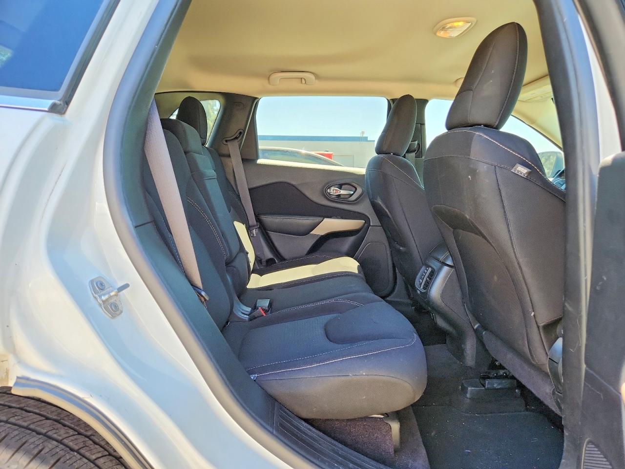 2017 JEEP CHEROKEE LATITUDE FWD