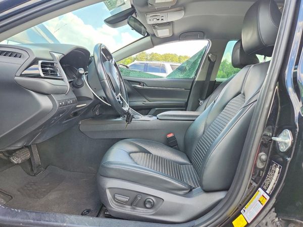 2021 TOYOTA CAMRY SE — DENT