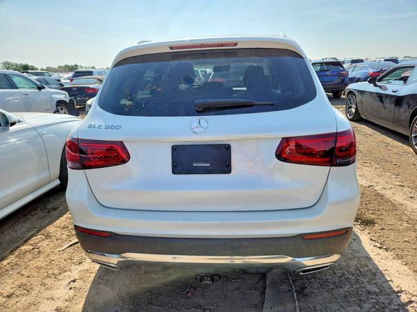 2021 MERCEDES-BENZ GLC GLC300