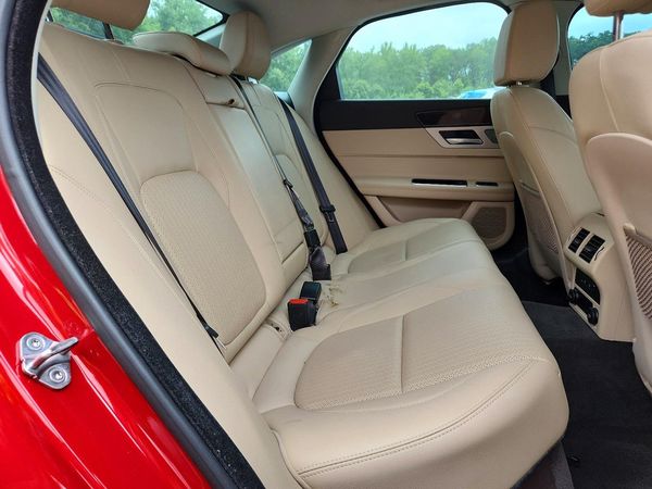 2017 JAGUAR XF