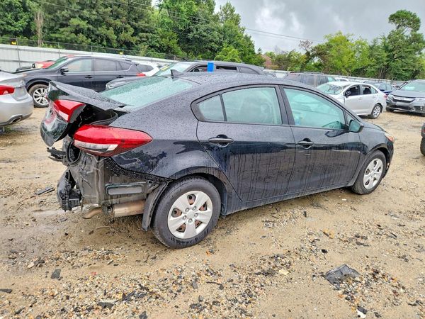 2017 KIA FORTE LX Base