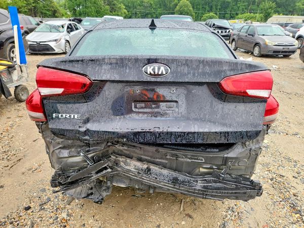 2017 KIA FORTE LX Base