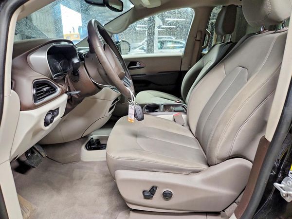 2019 CHRYSLER PACIFICA
