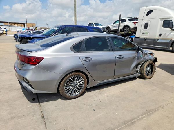 2022 KIA FORTE GT Line
