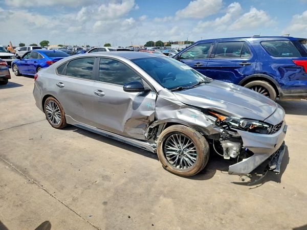 2022 KIA FORTE GT Line