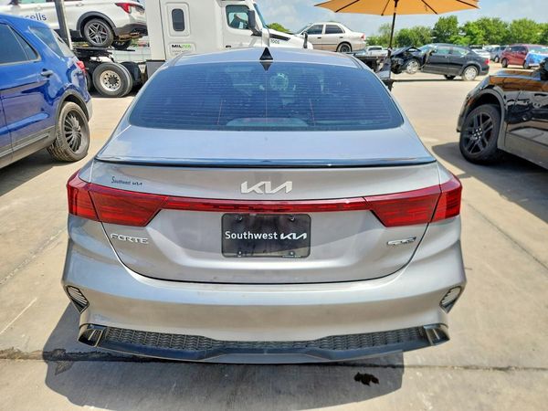 2022 KIA FORTE GT Line