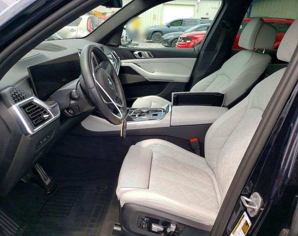 2025 BMW X5 xDrive40i