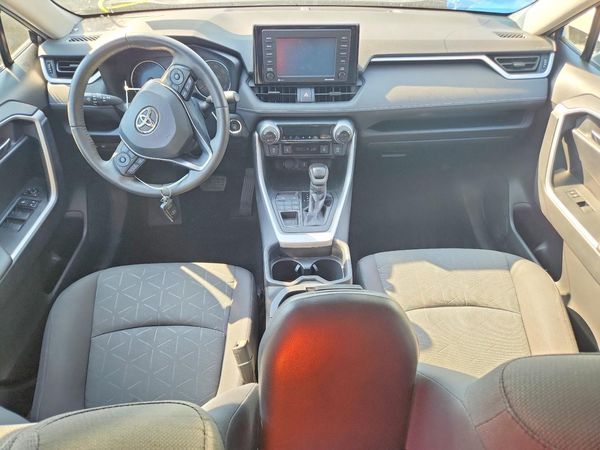 2020 TOYOTA RAV4 XLE