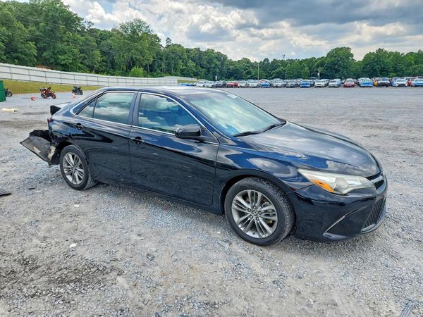 2016 TOYOTA CAMRY