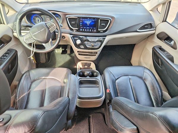 2017 CHRYSLER PACIFICA Touring L