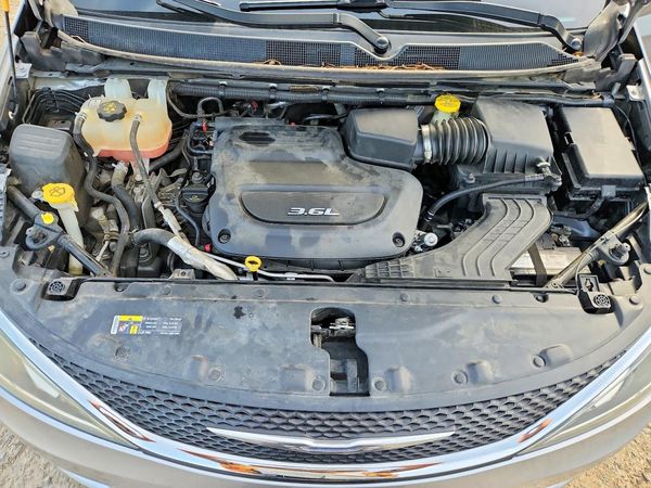 2017 CHRYSLER PACIFICA Touring L