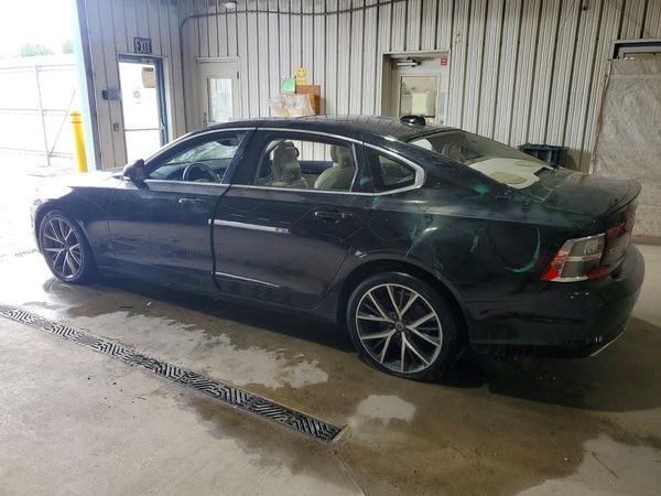 2018 VOLVO S90 Momentum