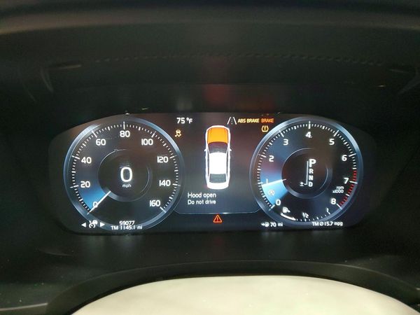 2018 VOLVO S90 Momentum