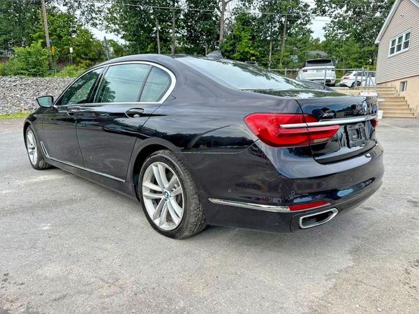 2017 BMW 750