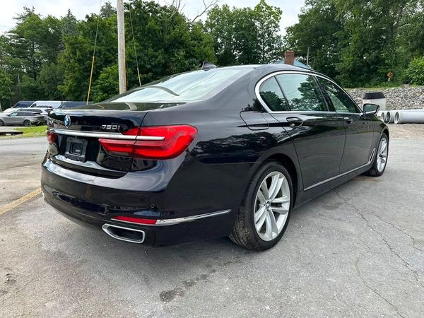 2017 BMW 750