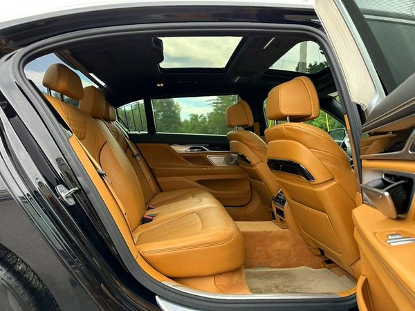2017 BMW 750