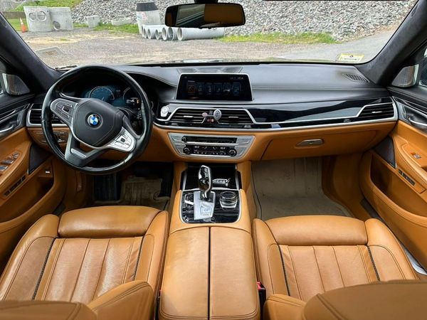 2017 BMW 750