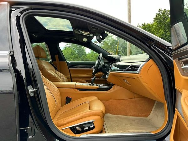 2017 BMW 750