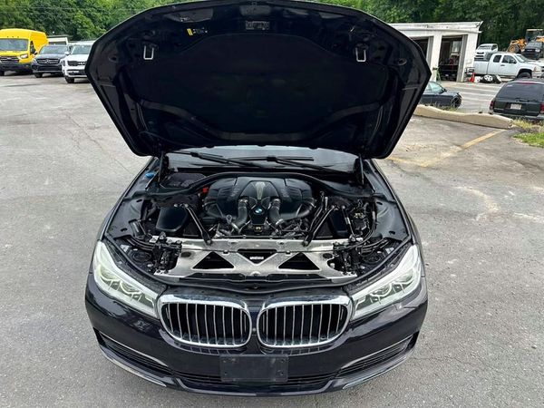 2017 BMW 750