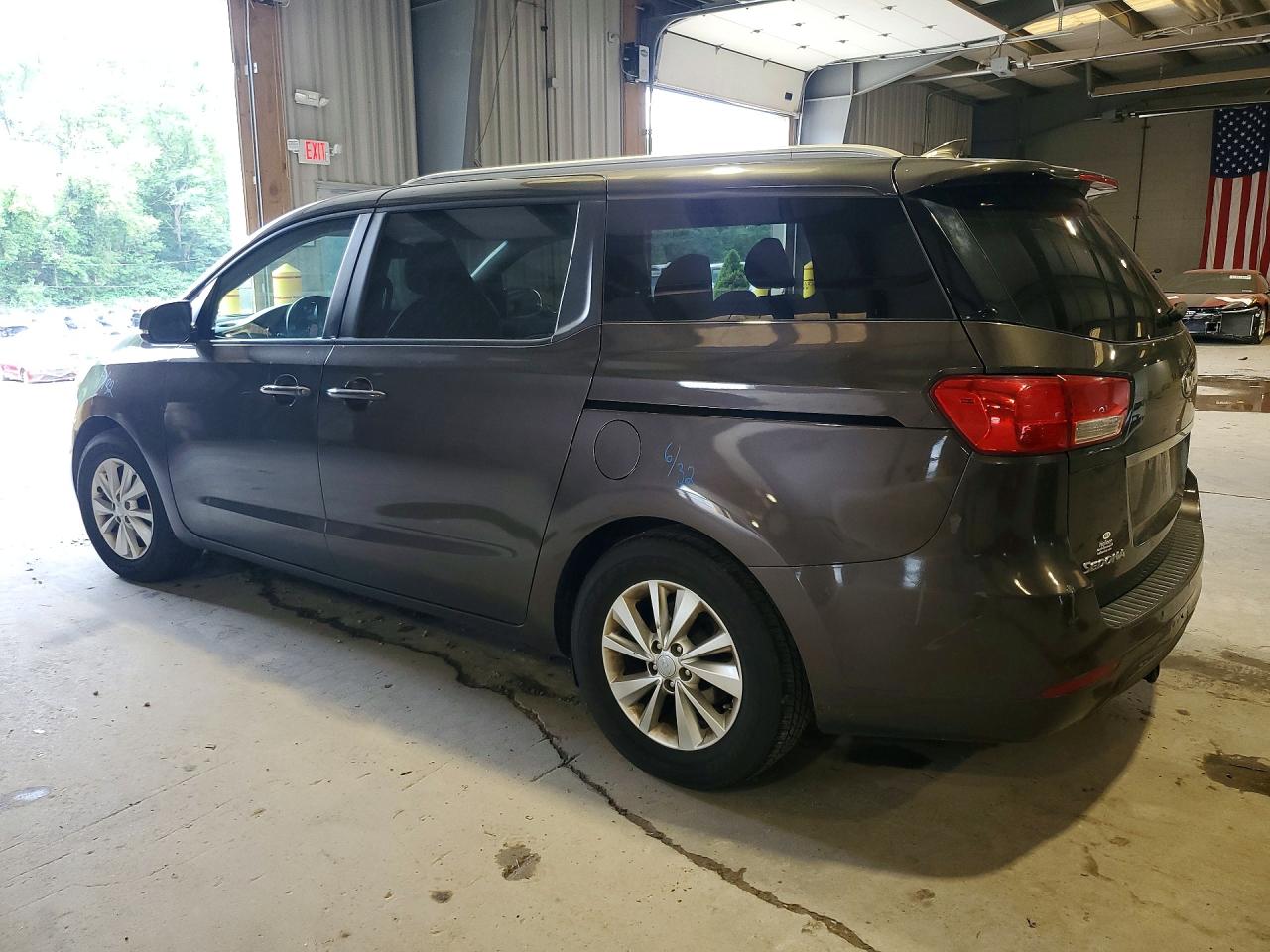 2016 KIA SEDONA LX - Middle-low
