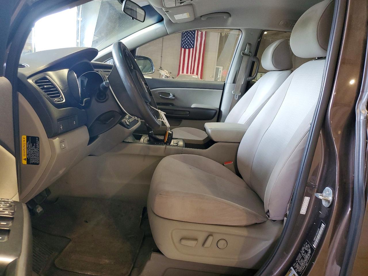 2016 KIA SEDONA LX - Middle-low