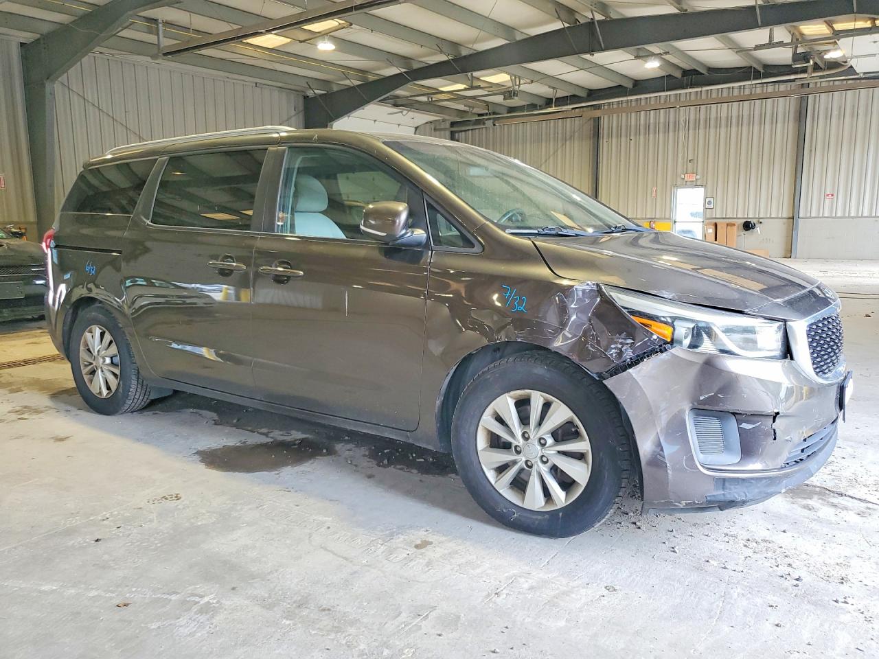 2016 KIA SEDONA LX - Middle-low