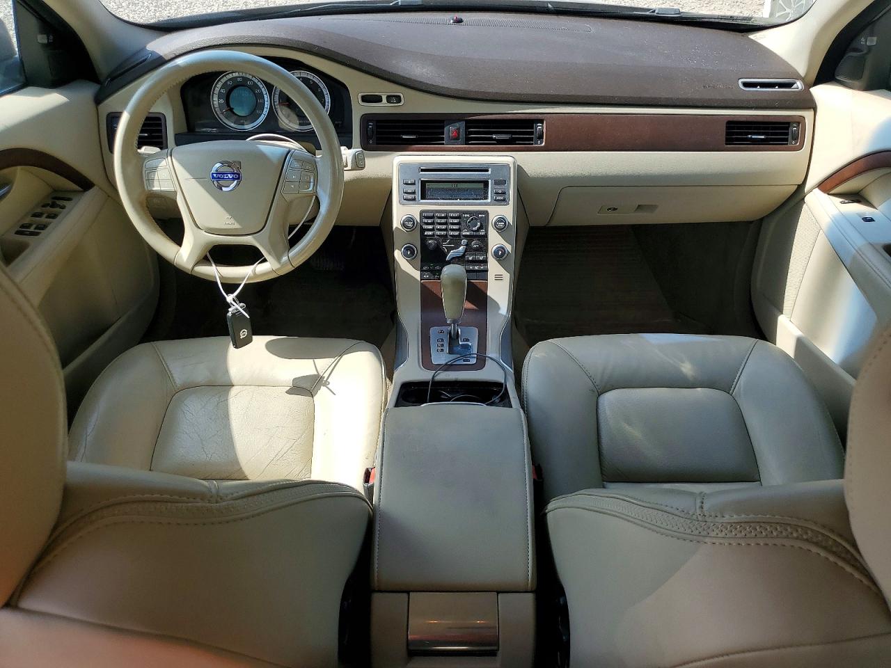 2011 VOLVO XC70