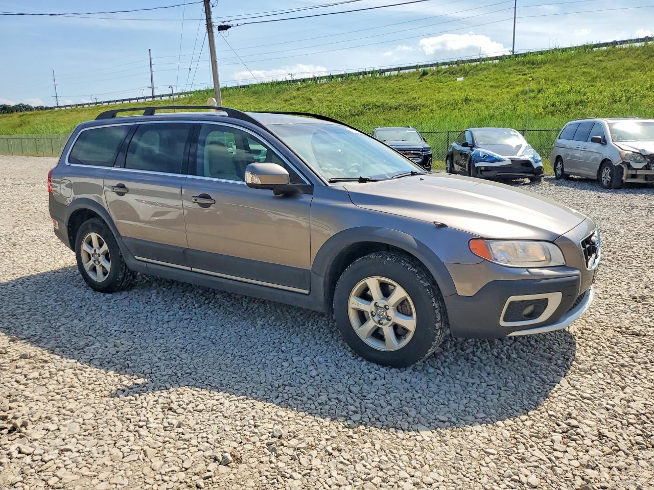 2011 VOLVO XC70