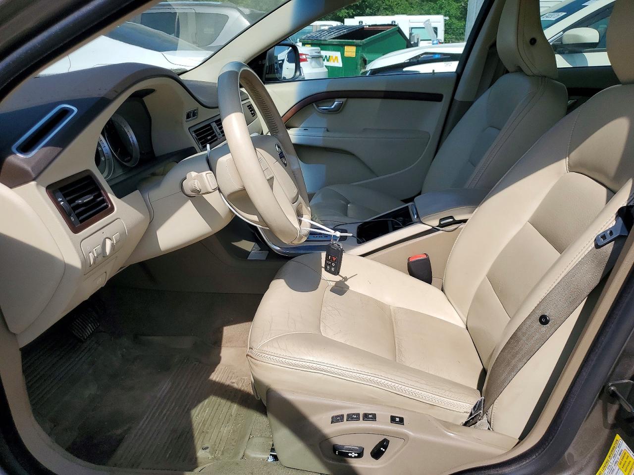 2011 VOLVO XC70