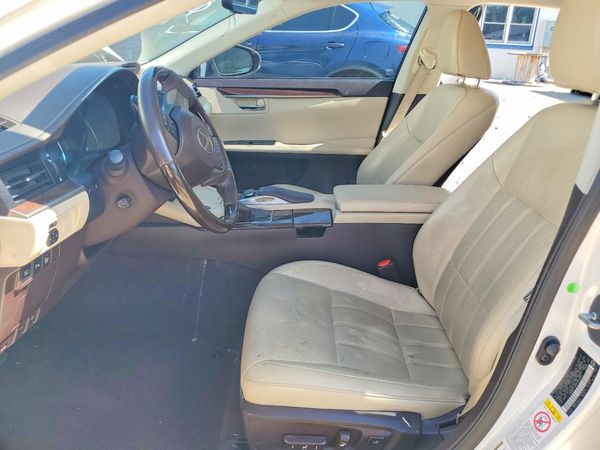 2017 LEXUS ES