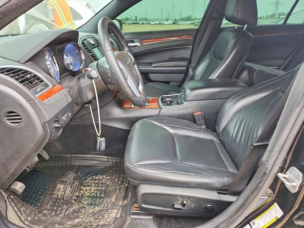 2014 CHRYSLER 300
